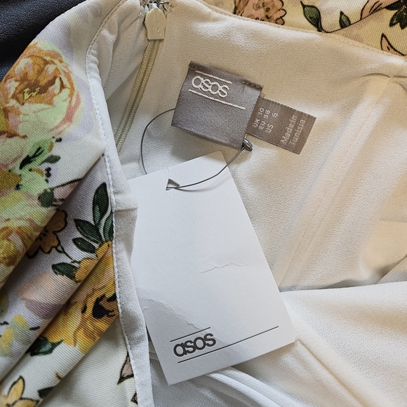 Bardot Sleeve Bodycon Cocktail Dress - Picture 3 of 3